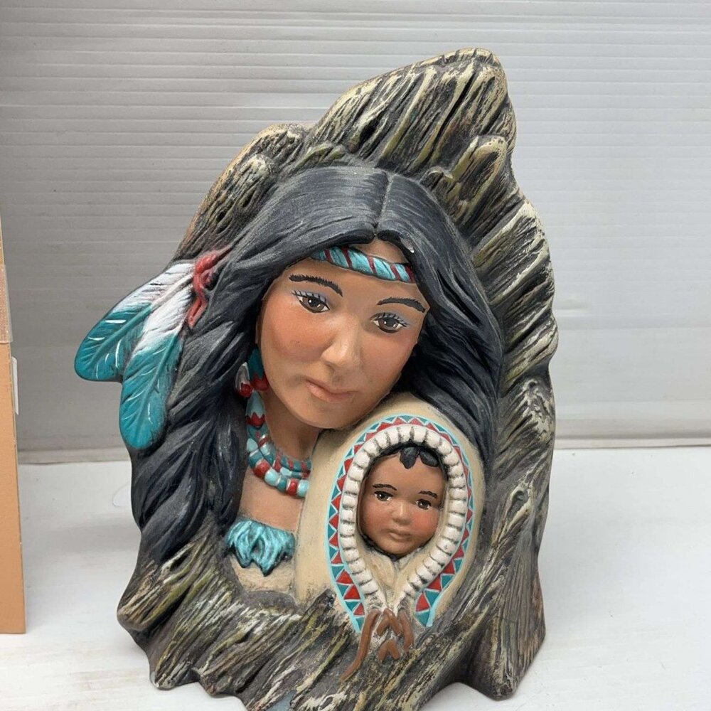 Vintage Native American Mother and Baby Child Tribal Figurine Statue 7.5" x 6"